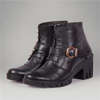 بوت زنانه چرم